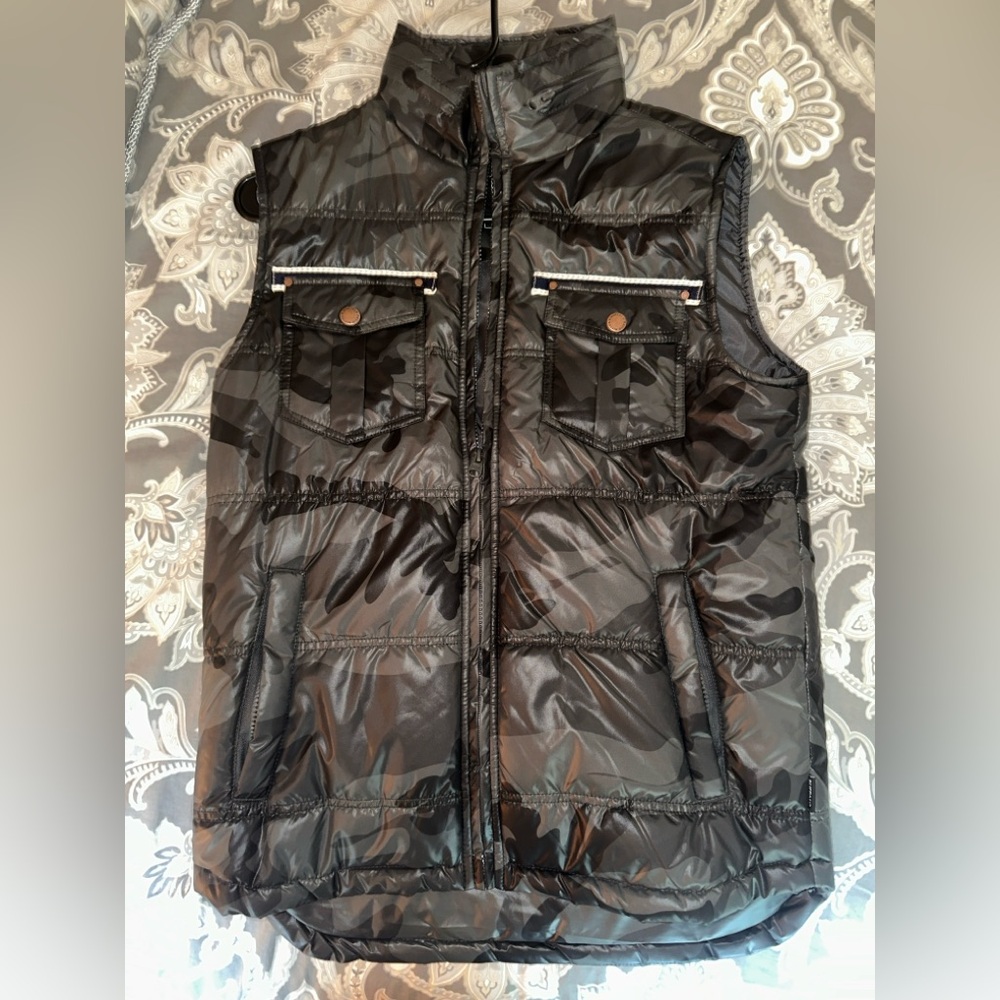 Men's Black Puffer Vest